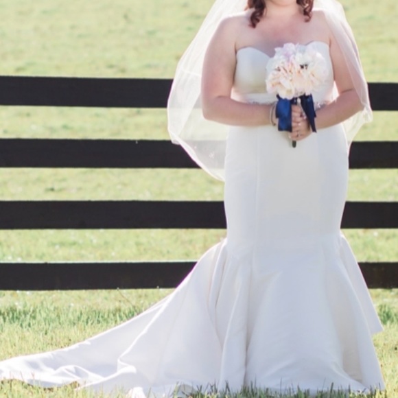 Mori Lee Mermaid Cut Wedding Dress - Picture 12 of 13